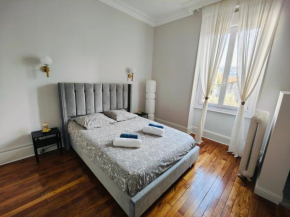 Self-checkin town house - Rooms to rent in a beautiful modern town house - Not a hotel - Location de chambres avec arrivée en autonomie - Extra fee for sheets and towels - Private parking - Check your
